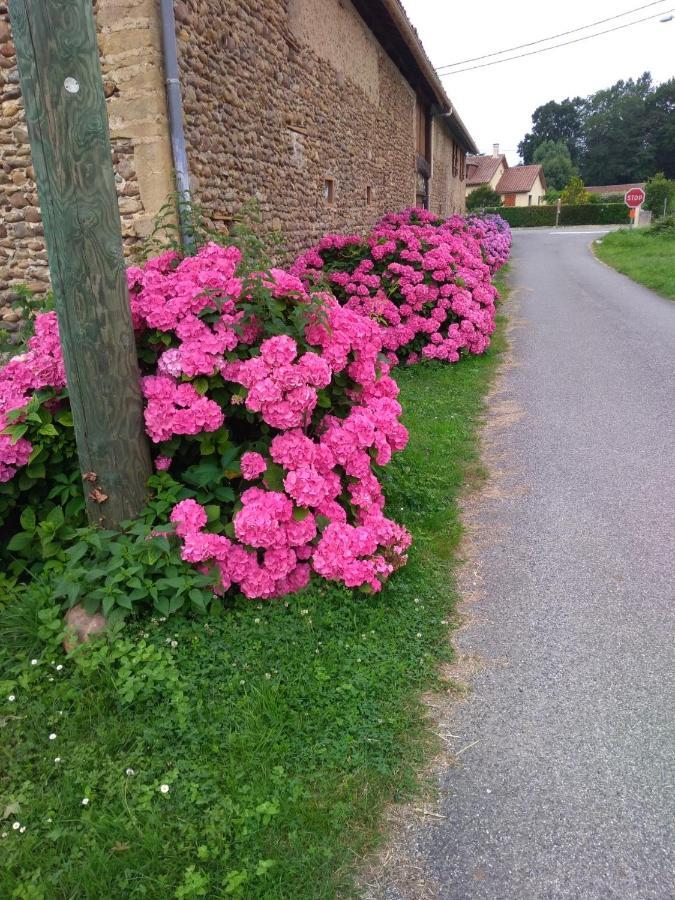 Clos A Malypense Chez Mr Montamat Galan Bagian luar foto