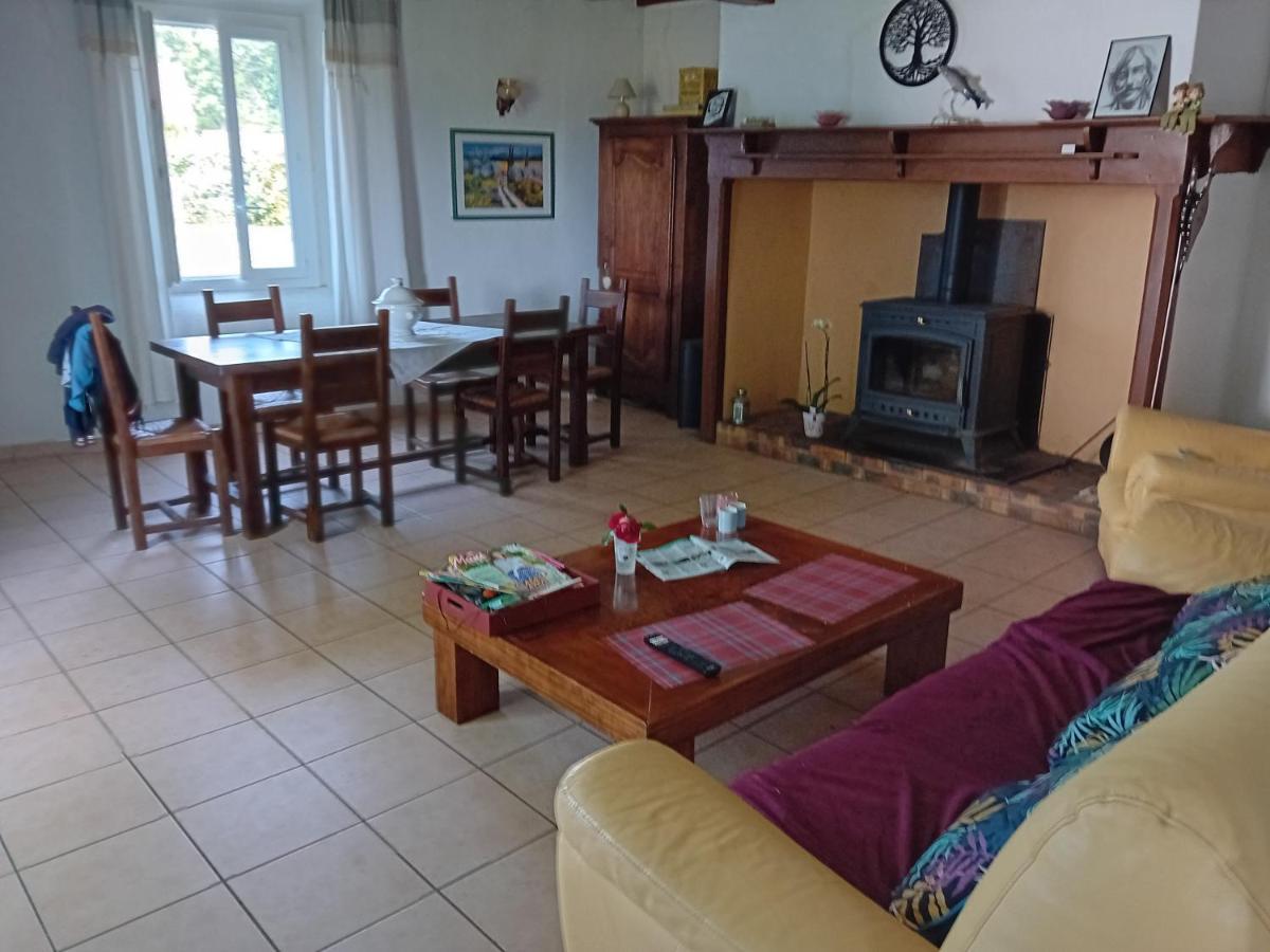 Clos A Malypense Chez Mr Montamat Galan Bagian luar foto