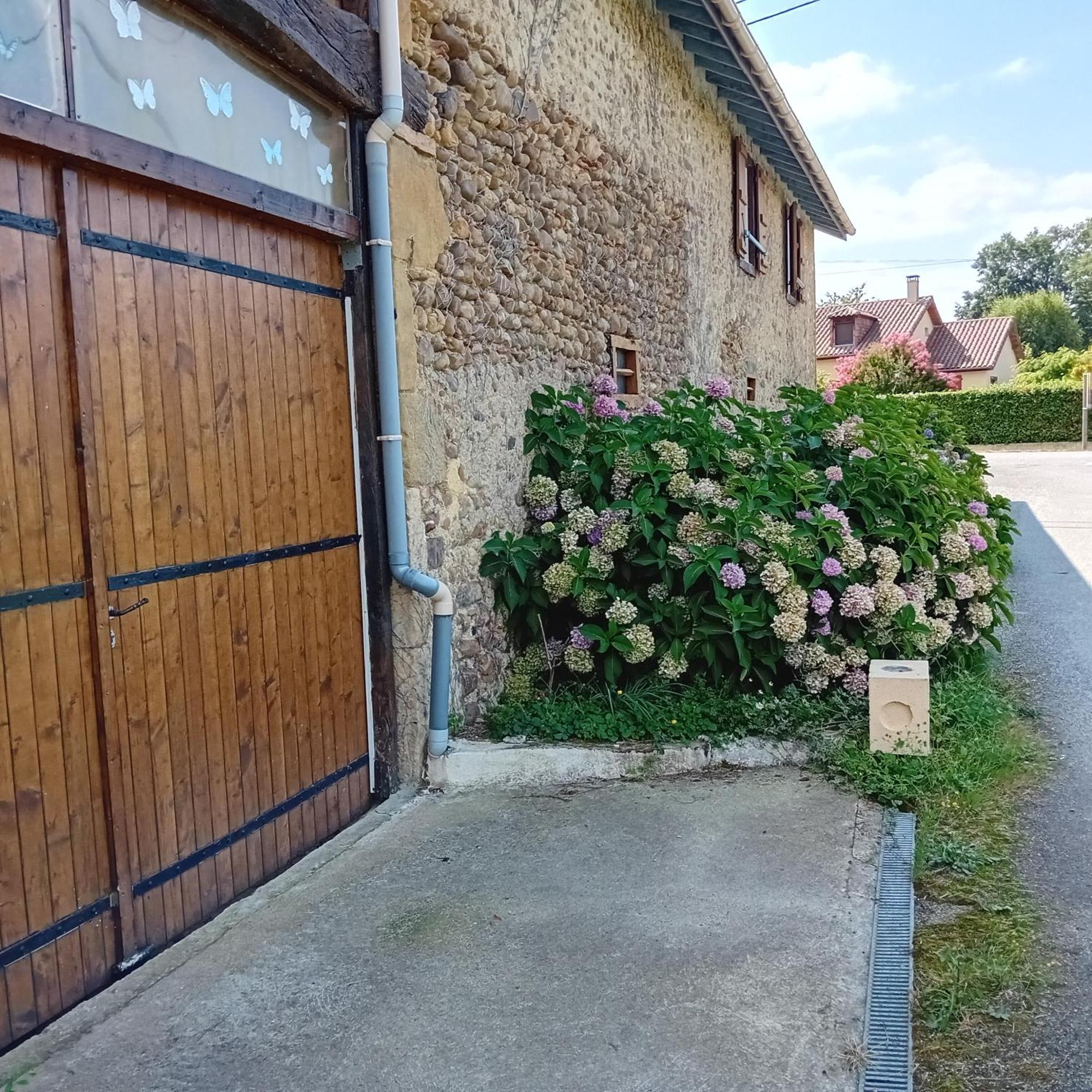 Clos A Malypense Chez Mr Montamat Galan Bagian luar foto